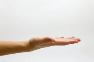 Dlaczego puchną nogi? Przyczyny i sposoby leczenia